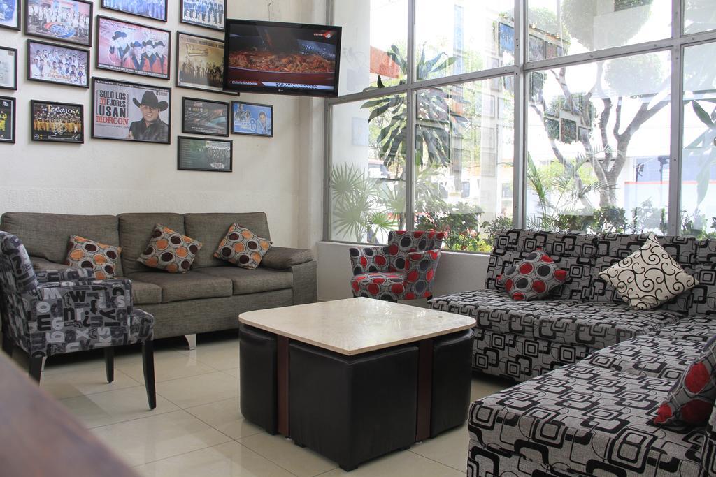 Hotel Estadio Гвадалахара Екстер'єр фото