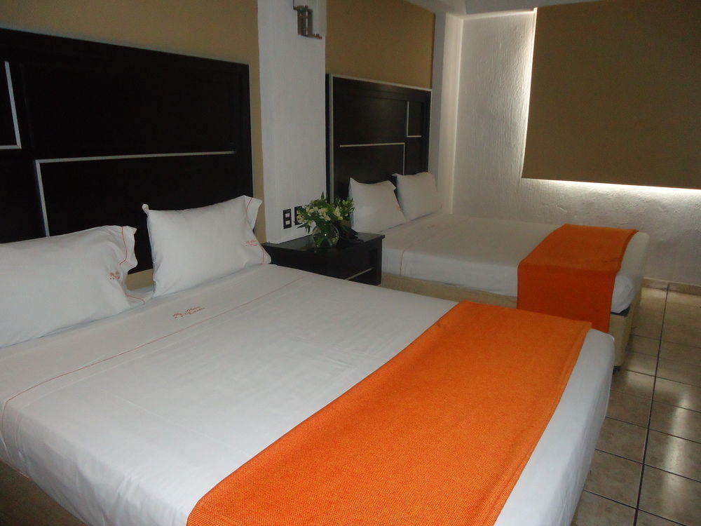 Hotel Estadio Гвадалахара Екстер'єр фото